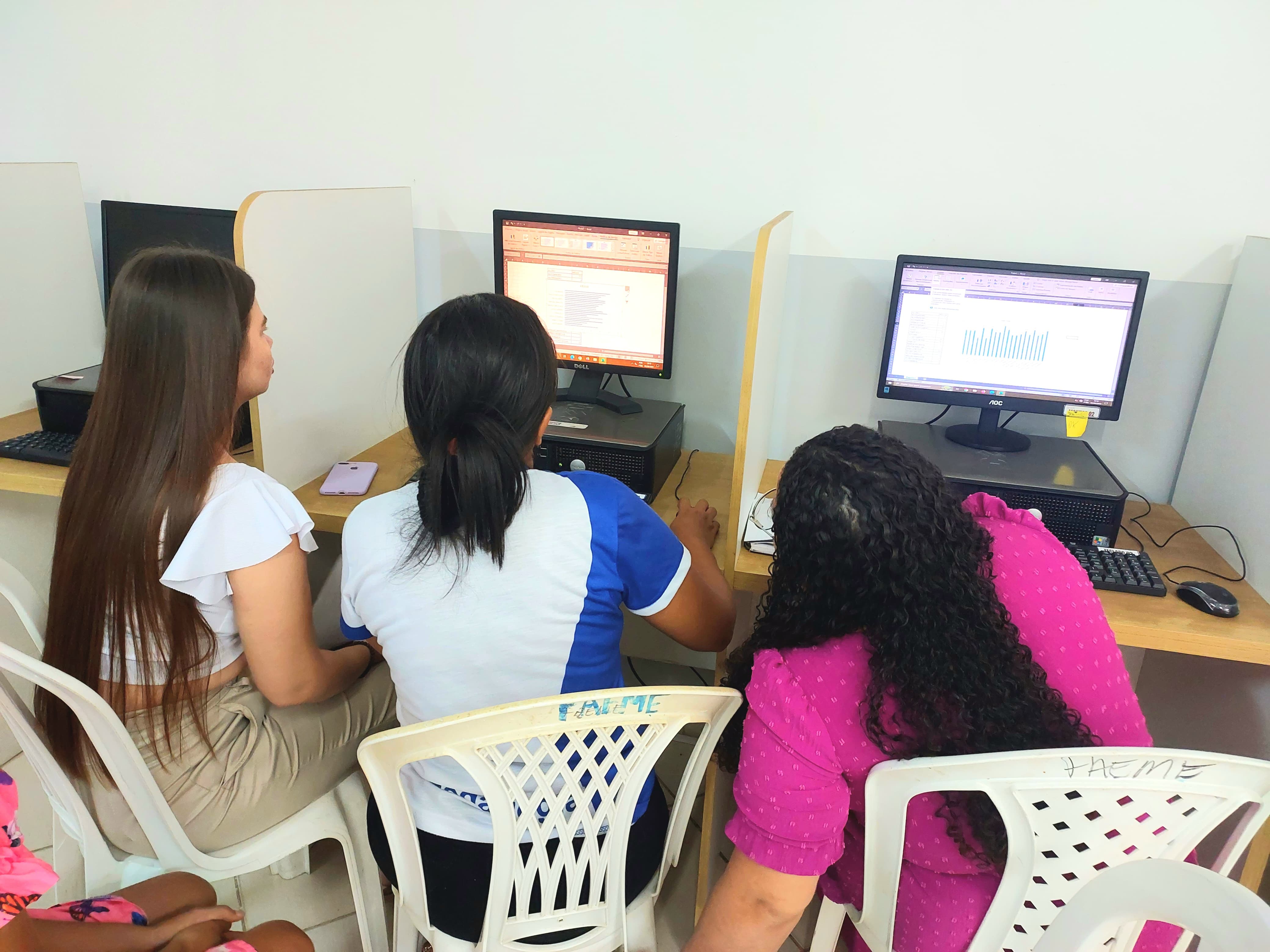 Na SEVEN, oferecemos uma experiência educacional completa com aulas teóricas e práticas que preparam você para o mercado de trabalho