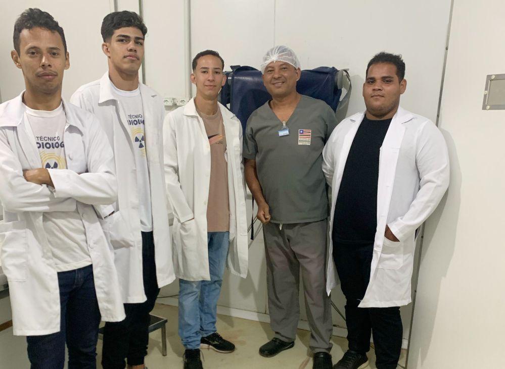 Alunos de Radiologia da SEVEN exploram rotina da UPA de Coroatá em visita técnica